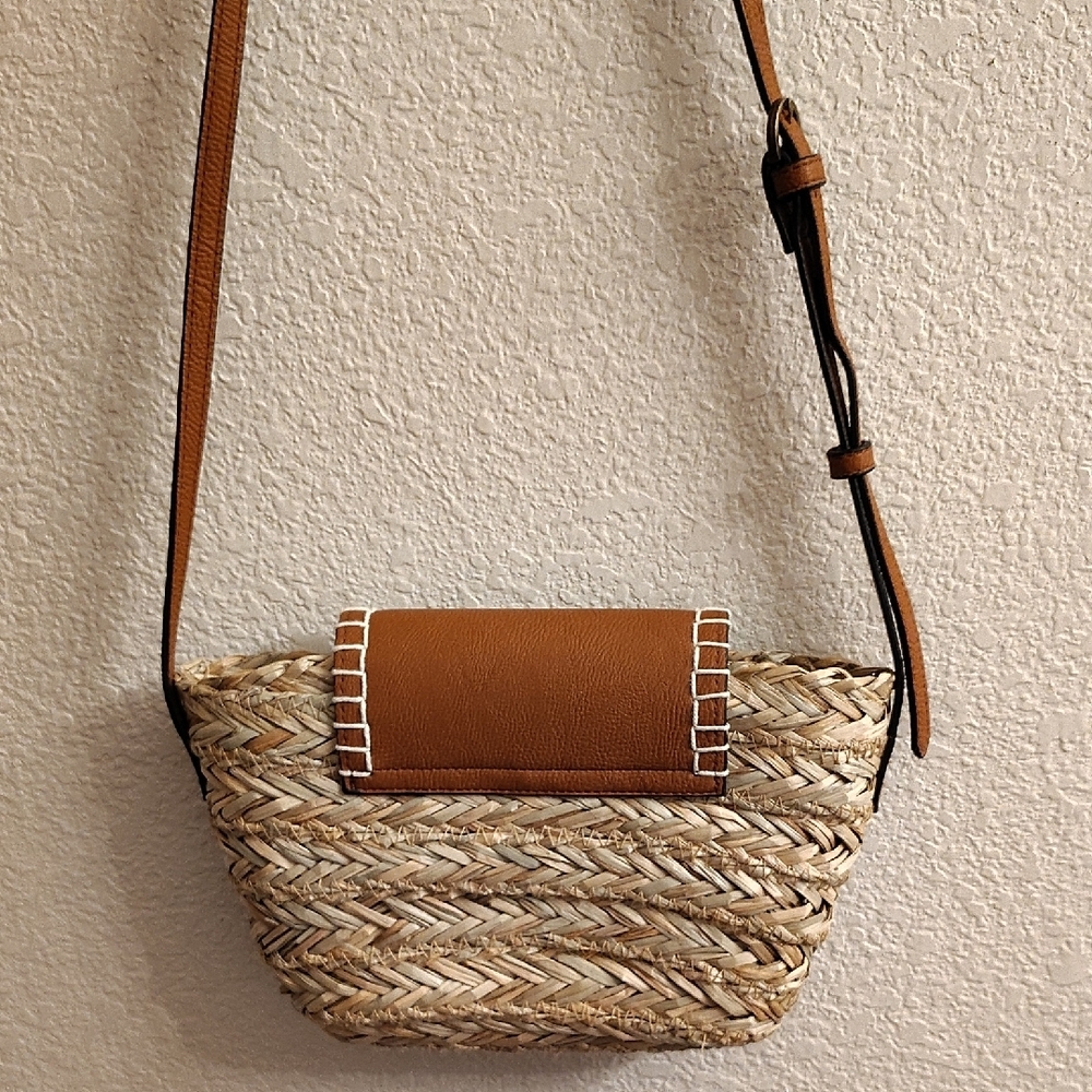 Universal Thread Tan and Brown Woven Crossbody Bag MBCS - Picture 3 of 13